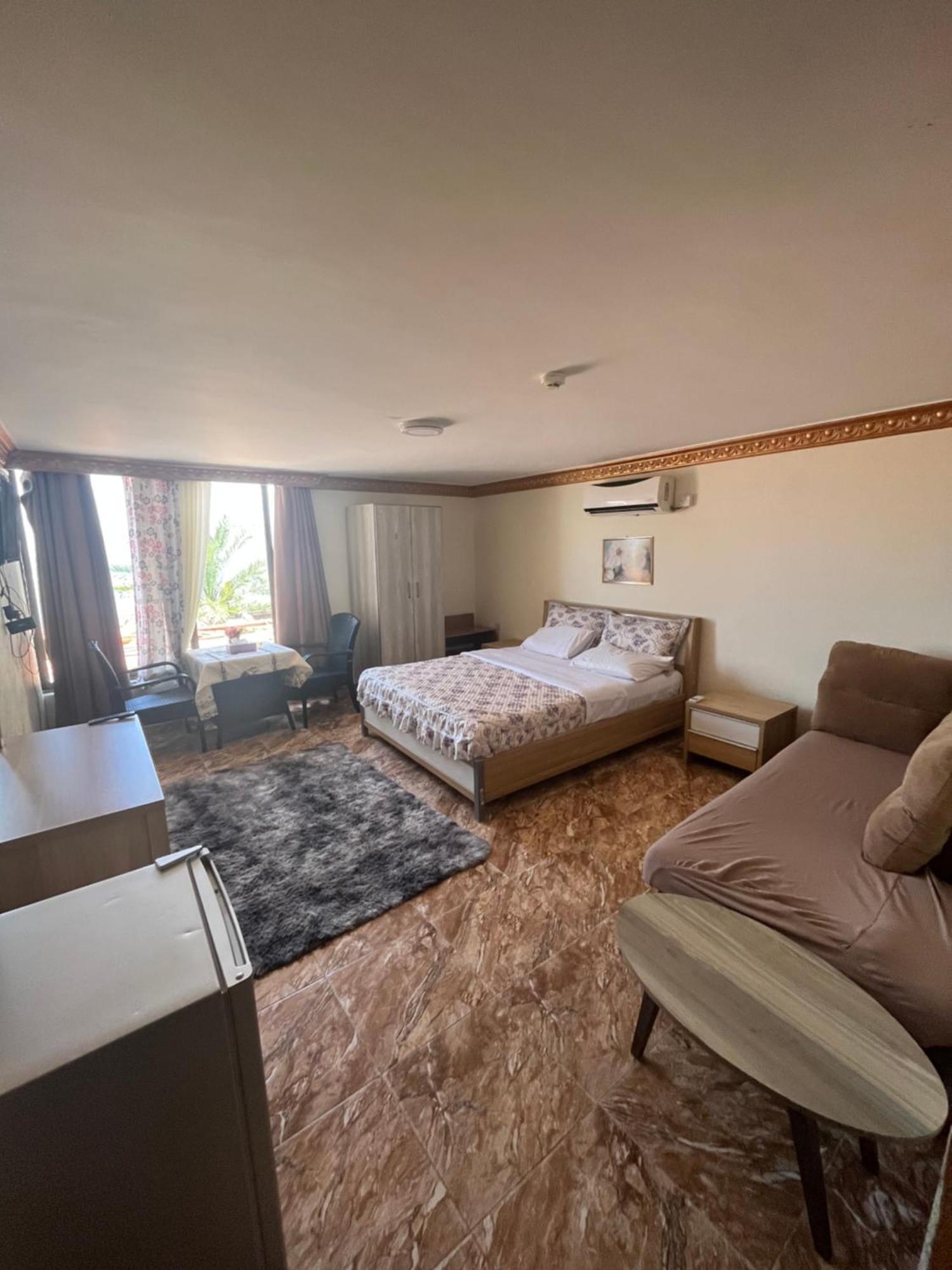 Al-Amer Chalets Aqaba Extérieur photo